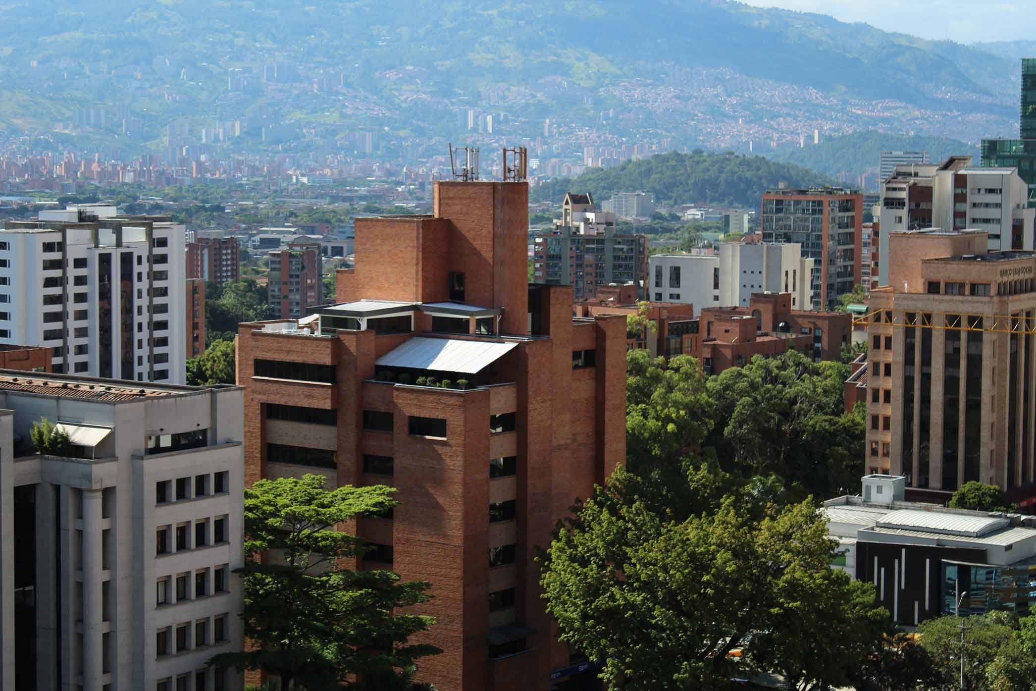 ¿POR QUÉ ARRENDAR UN APARTAMENTO EN MEDELLÍN?